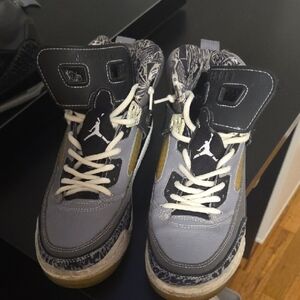 Jordan Athletic Shoes in Gray and Black Spike Lee Addition